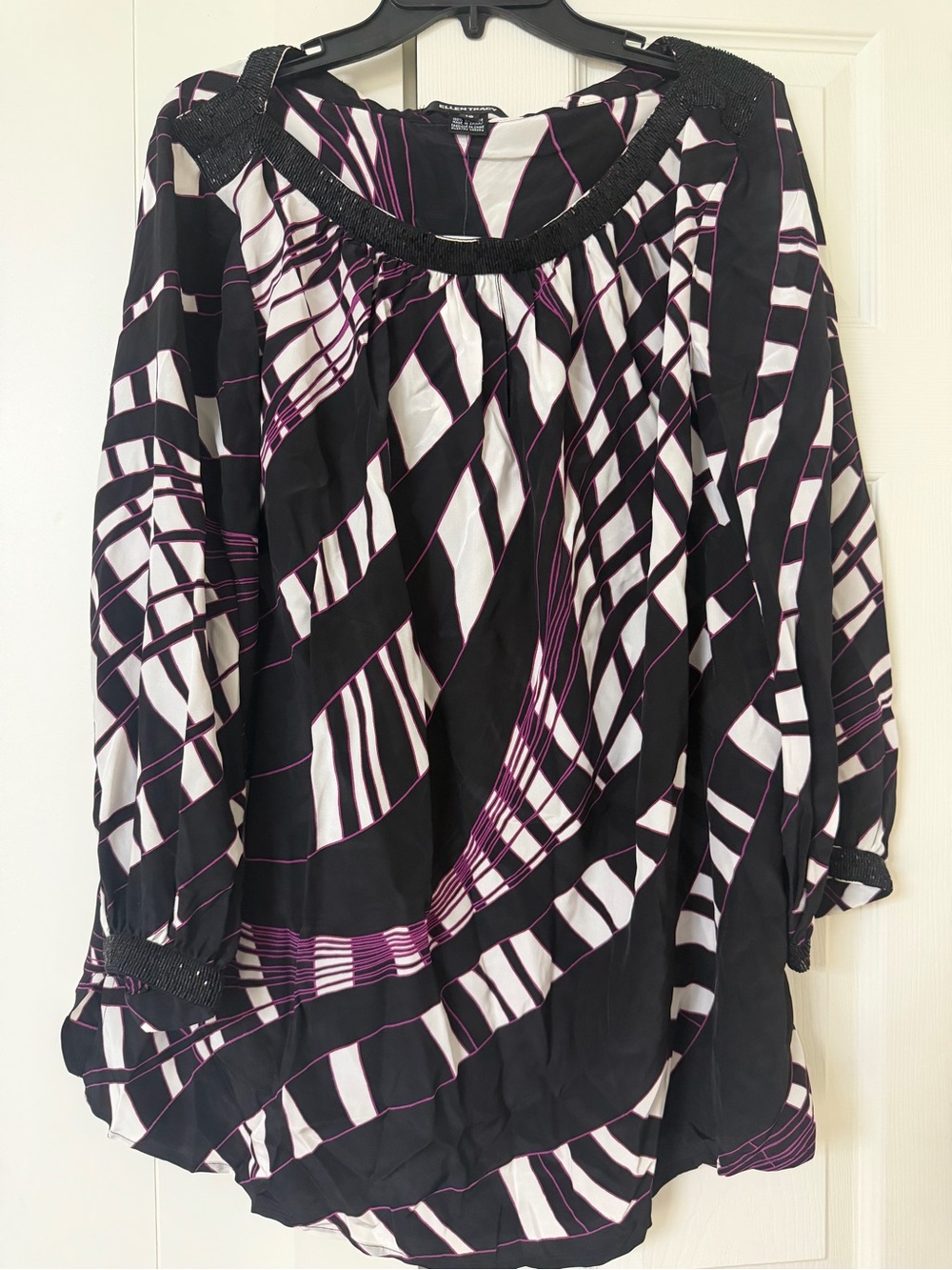 Ellen Tracy Black and Cream Abstract Stripe Top with Plum Lines